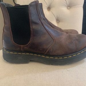 Doc Marten Chelsea Boot